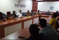 Tak Terima Teguran Ketiga, Kades Sungai Rambai Hayatul Azmi Boyong Tokoh Masyarakat Mendatangi DPRD Tebo
