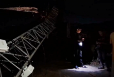 Tower Telkomsel di Kenali Asam Bawah Roboh dan Timpa Tiang Listrik PLN