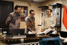 Terima Audiensi Dirut PERURI, Menbud Dorong Filateli Sebagai Media Edukasi Sejarah bagi Generasi Muda