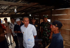 Wabup Muaro Jambi Tinjau Korban Kebakaran di Desa Bakung
